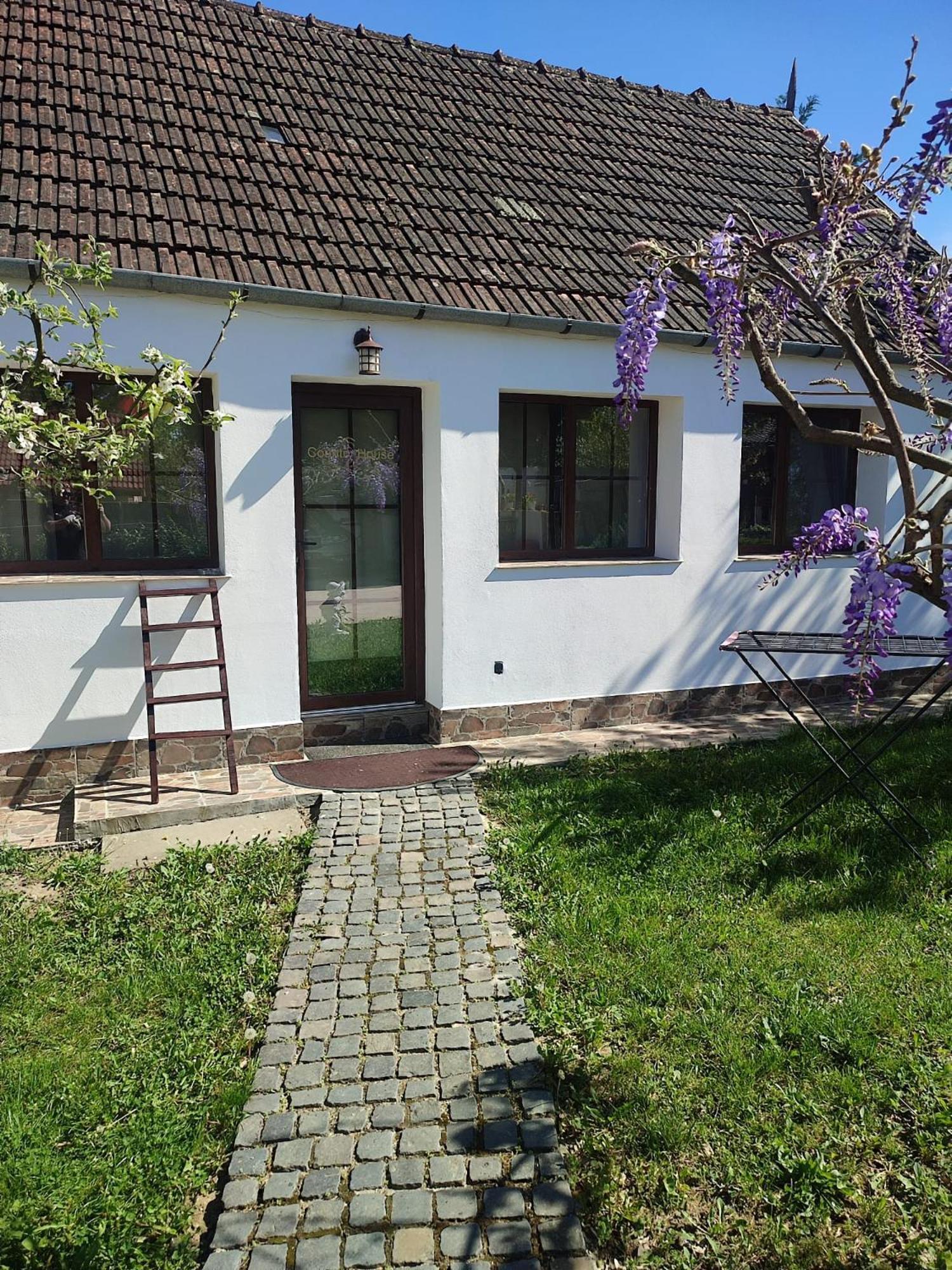 Courtyard Studio Oradea Exterior photo